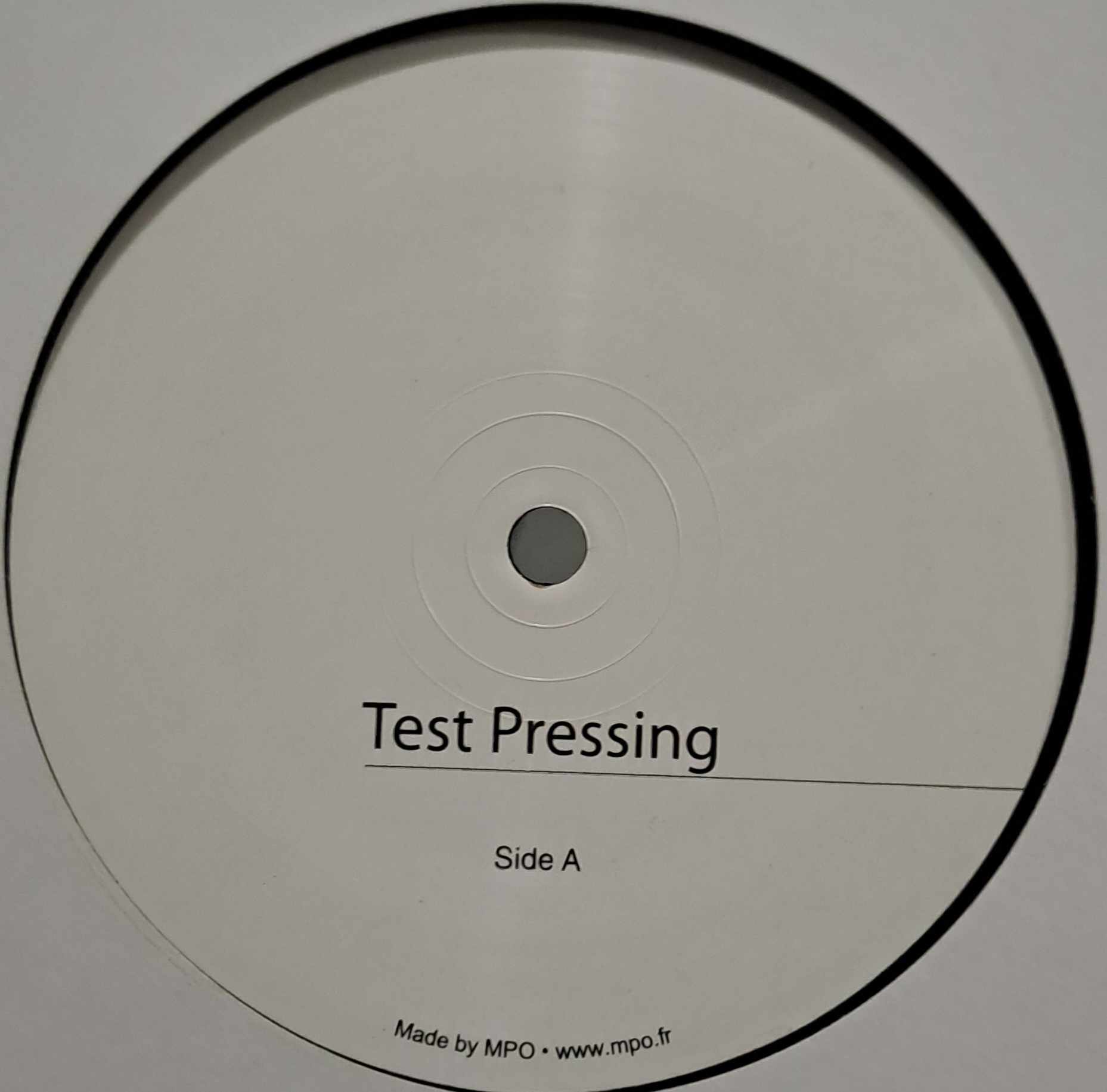 Noise Bomb 01 - vinyle freetekno